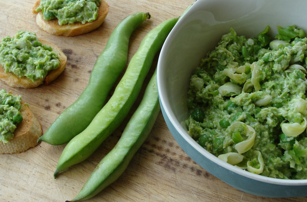 TUSCAN PEA BRUSCHETTA